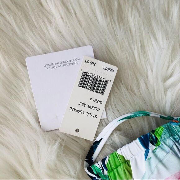 NWT La Blanca In The Moment Halter Bikini Top Size 4 - Picture 7 of 8